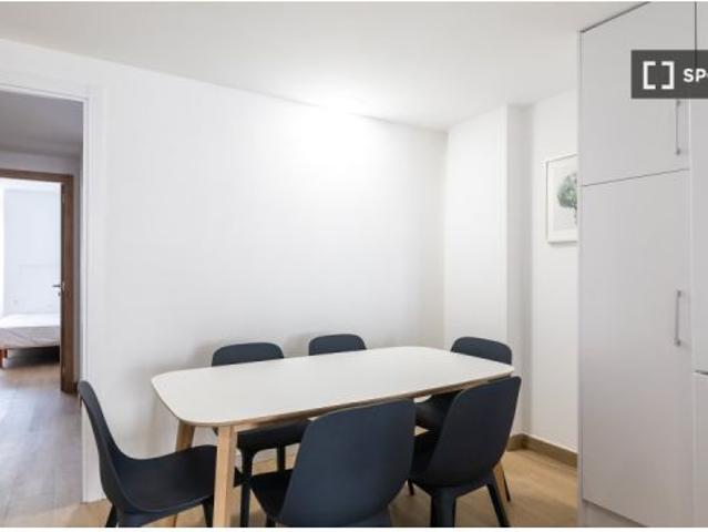 Habitación en un apartamento compartido de 2 habitaciones en alquiler en Burjassot