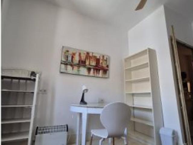 Habitación en un apartamento compartido de 2 habitaciones en alquiler en San Francisco Ribera