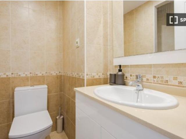 Habitación en un apartamento compartido de 7 habitaciones en alquiler en Peñagrande