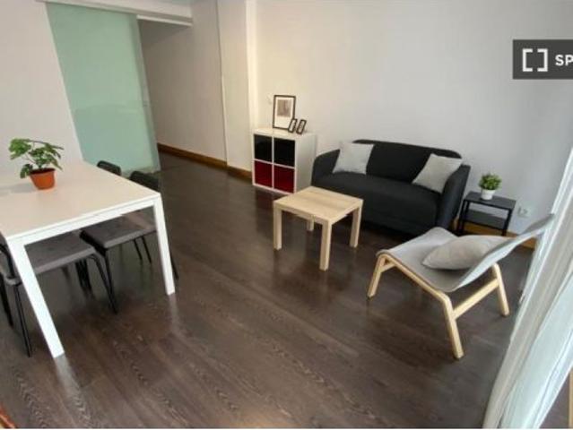 Habitación en un apartamento compartido de 4 habitaciones en alquiler en Acacias