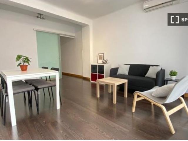 Habitación en un apartamento compartido de 4 habitaciones en alquiler en Acacias