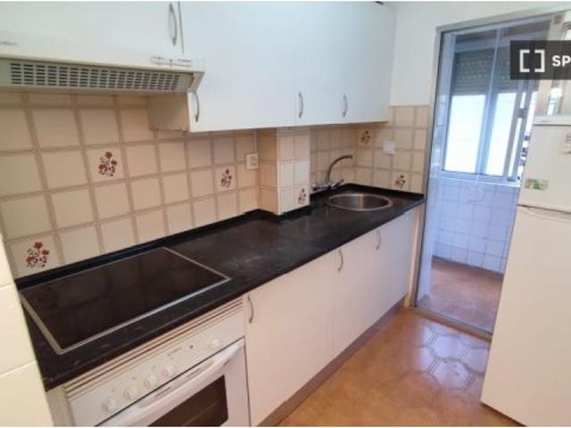 Habitación en un apartamento compartido de 4 habitaciones en alquiler en Palomeras Sureste