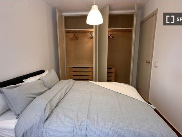 Habitación en un apartamento compartido de 4 habitaciones en alquiler en Valverde, gastos incluidos