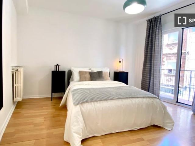 Habitación en un apartamento compartido de 5 habitaciones, Castillejos