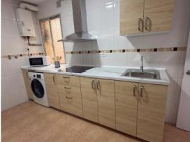 Habitación en un apartamento compartido de 5 habitaciones en alquiler en Berruguete, todos los gasto