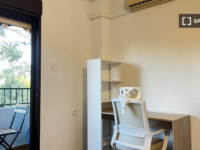 Habitación en un apartamento compartido de 5 habitaciones en alquiler en Burjassot