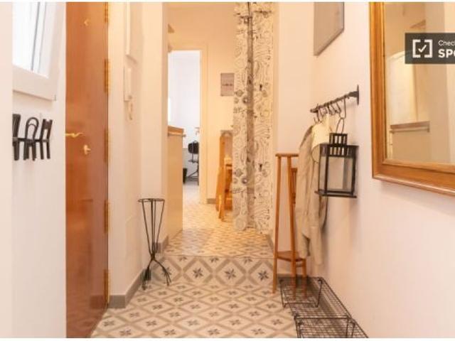 Habitación en un apartamento compartido de 5 habitaciones en alquiler en San Isidro, ideal para muje