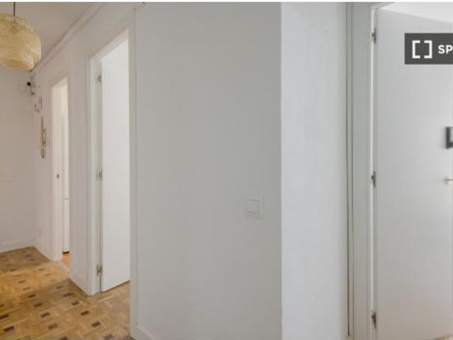 Habitación en un apartamento compartido de 5 habitaciones en Bellas Vistas, en alquiler