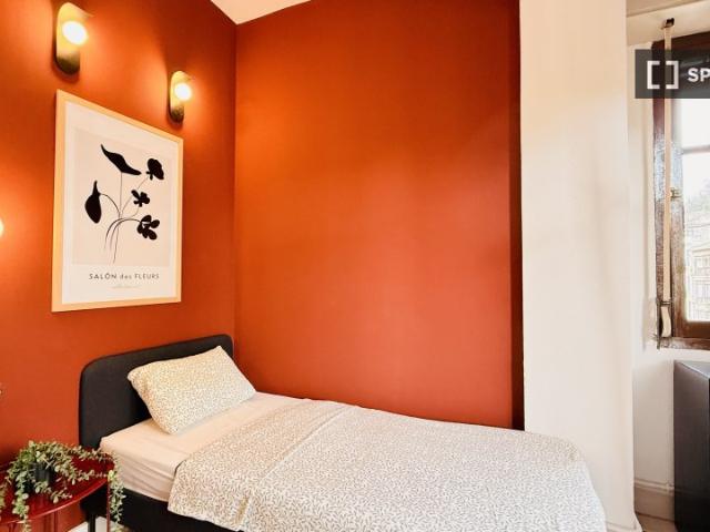 Habitación en un apartamento compartido de 6 habitaciones en alquiler en San Matías