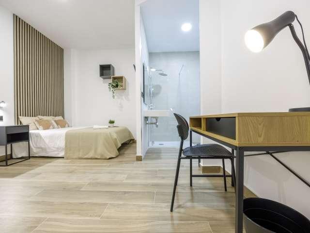 Habitación en un apartamento compartido de 8 habitaciones, Sant Francesc