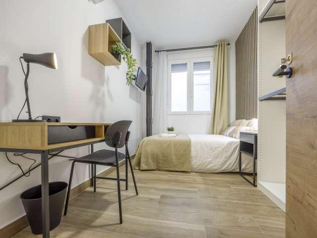 Habitación en un apartamento compartido de 8 habitaciones, Sant Francesc