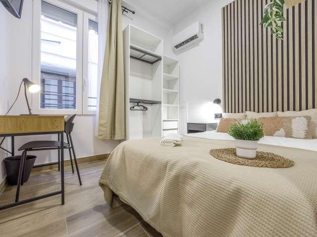 Habitación en un apartamento compartido de 8 habitaciones, Sant Francesc