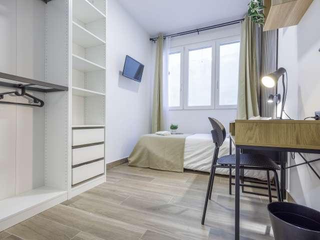 Habitación en un apartamento compartido de 8 habitaciones, Sant Francesc
