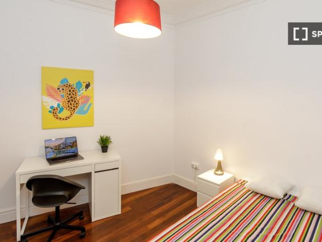 Habitación en un apartamento de 16 habitaciones, Sant Antoni, Barcelona
