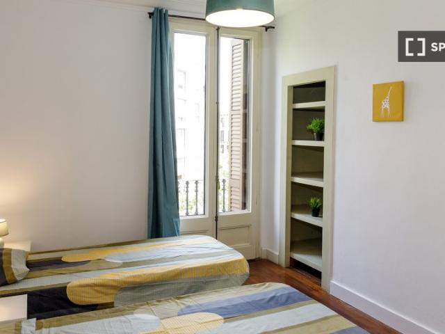 Habitación en un apartamento de 16 habitaciones, Sant Antoni, Barcelona