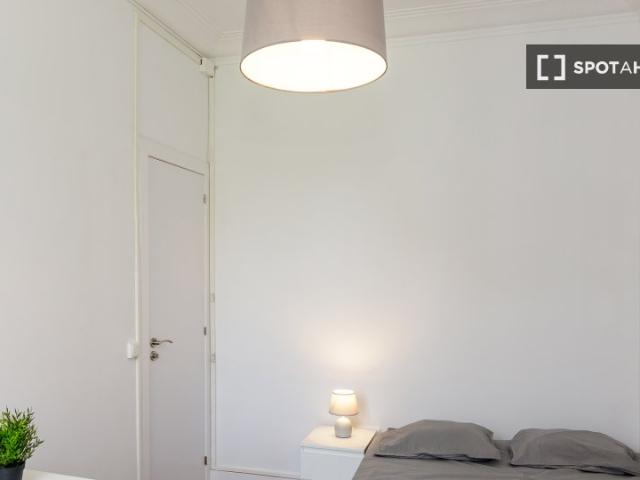 Habitación en un apartamento de 16 habitaciones, Sant Antoni, Barcelona