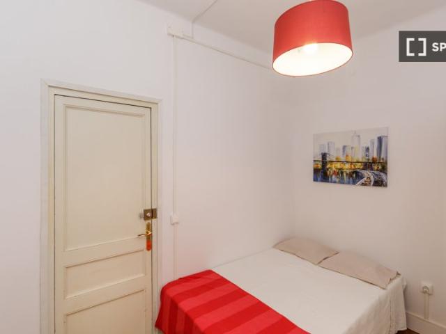 Habitación en un apartamento de 16 habitaciones, Sant Antoni, Barcelona