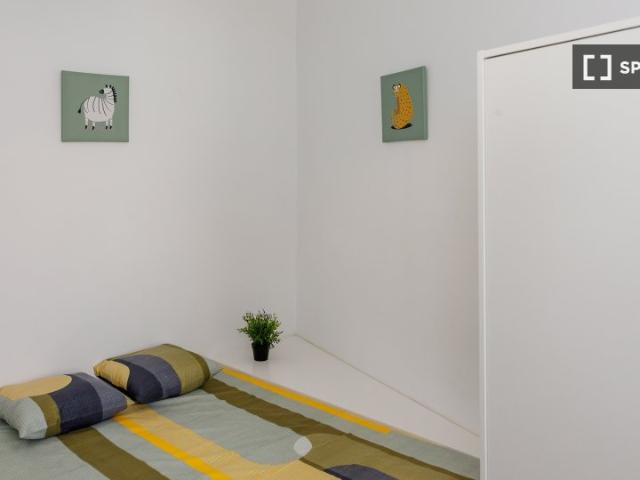 Habitación en un apartamento de 16 habitaciones, Sant Antoni, Barcelona