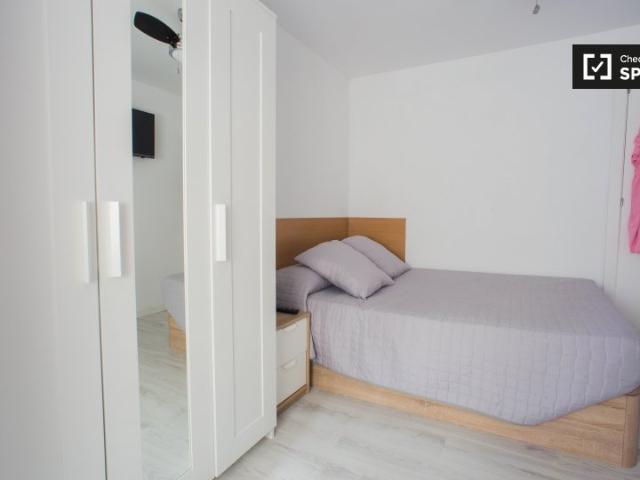Habitación en un apartamento de 3 dormitorios en Aiora, Valencia