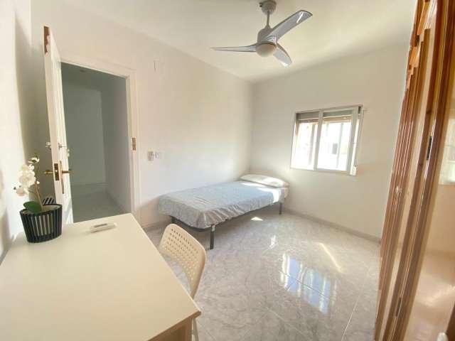 Habitación en un apartamento de 5 habitaciones, Moscardó, Madrid
