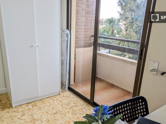 Habitación en un apartamento de 6 habitaciones en Moncada, Valencia