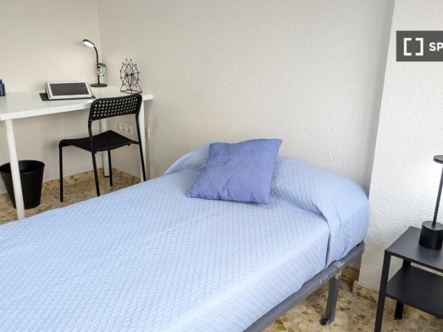 Habitación en un apartamento de 6 habitaciones en Moncada, Valencia