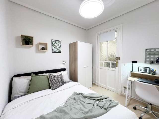 Habitación en un piso compartido de 4 camas en alquiler en Casa de Campo