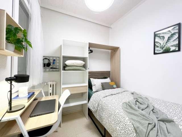 Habitación en un piso compartido de 4 camas en alquiler en Casa de Campo