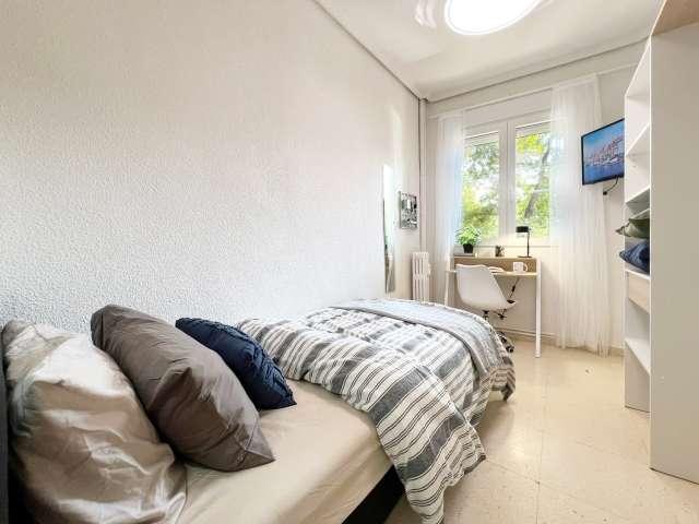 Habitación en un piso compartido de 4 camas en alquiler en Casa de Campo