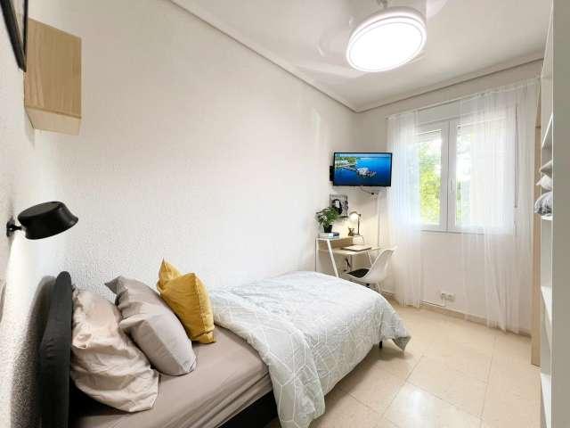 Habitación en un piso compartido de 4 camas en alquiler en Casa de Campo