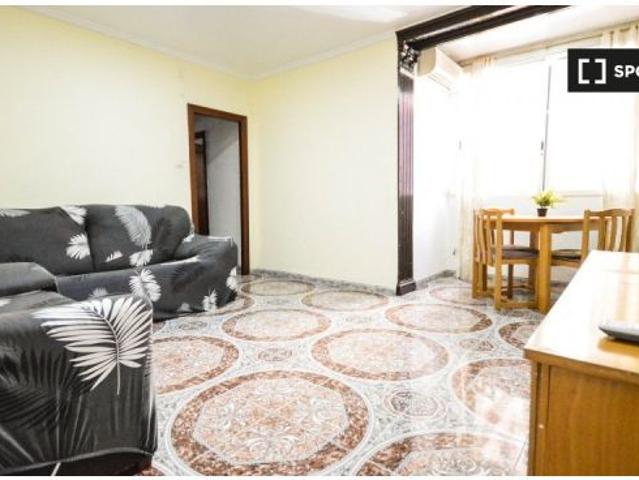 Habitación en un piso compartido de 4 habitaciones en alquiler en L' Illa Perduda