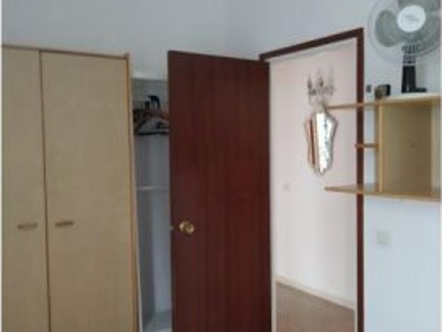 Habitación en un piso compartido de 4 habitaciones en alquiler en La Salut, gastos incluidos