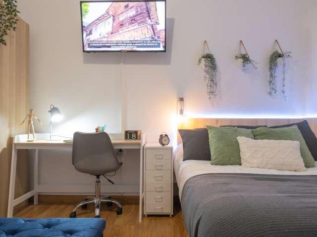 Habitación en un piso compartido de 4 habitaciones en El Viso, Madrid