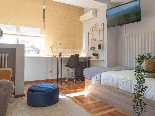 Habitación en un piso compartido de 4 habitaciones en Pacífico, Madrid