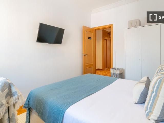 Habitación en un piso compartido de 5 habitaciones en alquiler en Les Tres Torres
