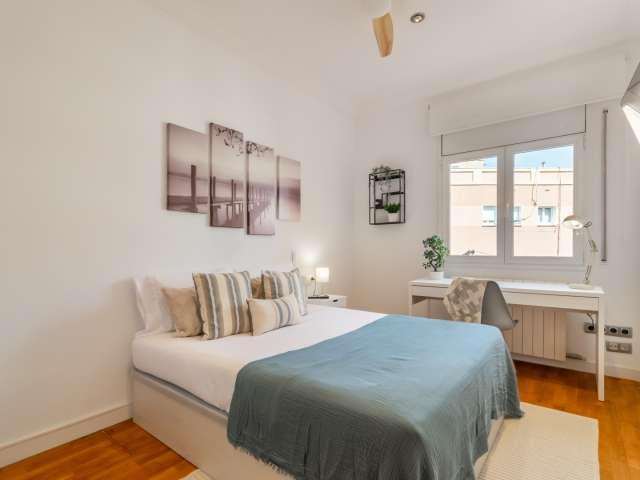 Habitación en un piso compartido de 5 habitaciones en alquiler en Les Tres Torres