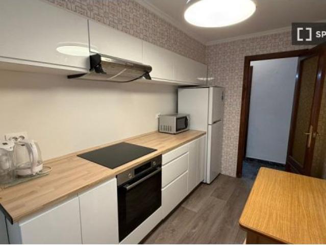 Habitación en un piso compartido de 5 habitaciones en alquiler en Morvedre