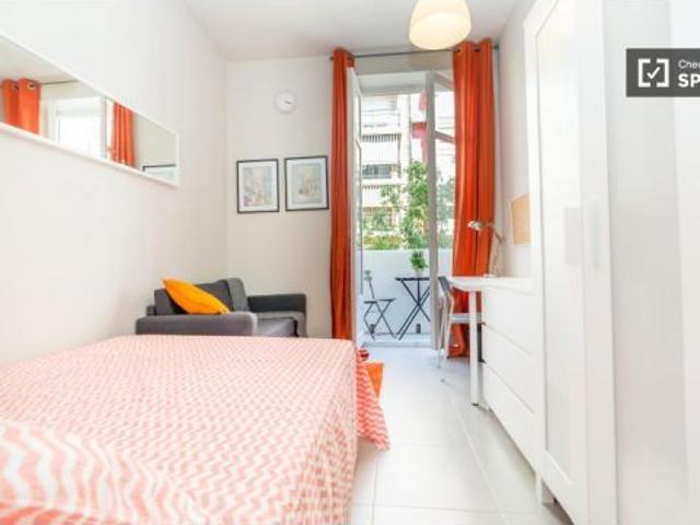 Habitación en un piso compartido de 5 habitaciones en alquiler en Russafa, gastos incluidos
