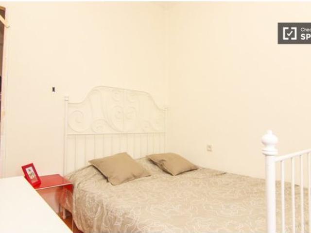 Habitación en un piso compartido de 5 habitaciones en alquiler en Russafa, gastos incluidos