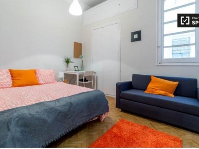 Habitación en un piso compartido de 5 habitaciones en alquiler en Russafa, gastos incluidos