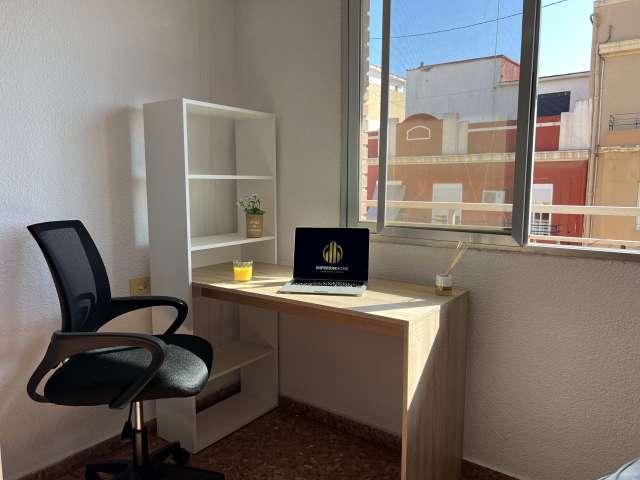 Habitación en un piso compartido de 5 habitaciones en alquiler en Russafa