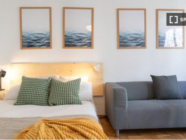 Habitación en un piso compartido de 5 habitaciones en Casa de Campo, solo para profesionales