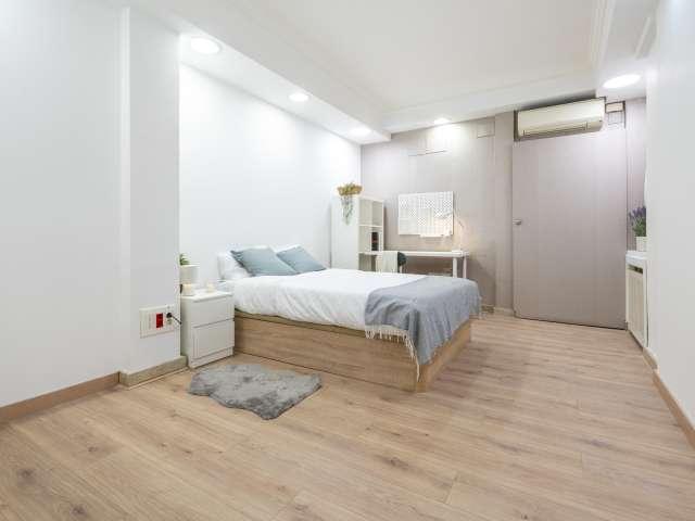 Habitación en un piso compartido de 5 habitaciones en Goya, Madrid