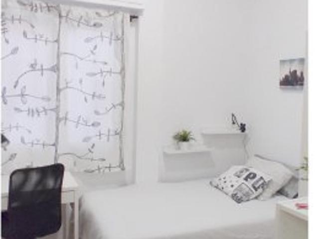 Habitación en un piso compartido de 6 habitaciones en Zaragoza