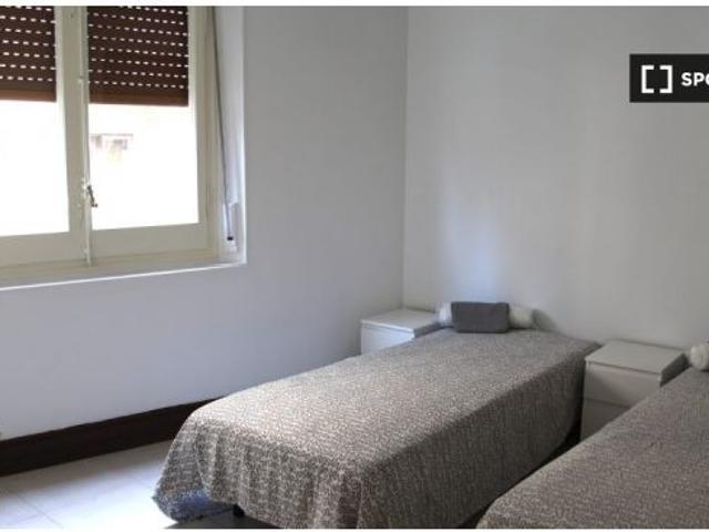 Habitación en un piso compartido de 6 habitaciones en alquiler en Sant Pere Santa Caterina i la Ribe