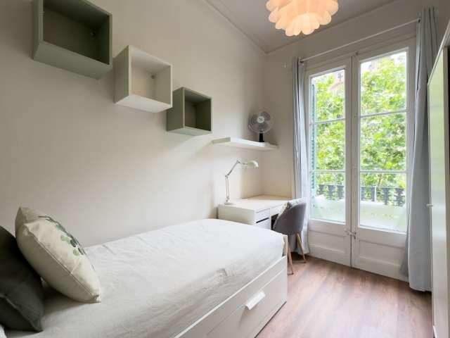 Habitación en un piso compartido de 6 habitaciones en Barcelona