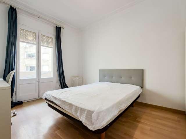 Habitación en un piso compartido de 6 habitaciones en el Eixample