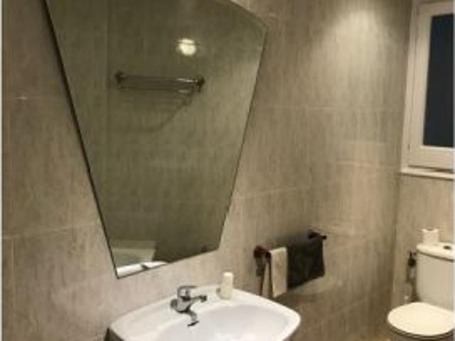 Habitación en un piso compartido de 6 habitaciones en La Sagrada Família, totalmente amueblado, solo