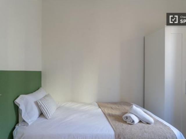 Habitación en un piso compartido de 7 habitaciones en alquiler en Cuatro Caminos