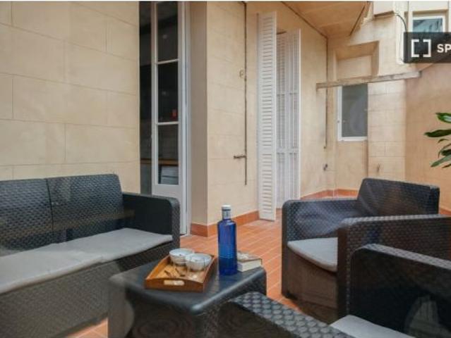 Habitación en un piso compartido de 7 habitaciones en alquiler en La Dreta de l' Eixample, a